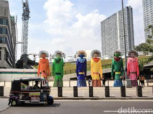Ondel-ondel Raksasa Ramaikan HUT DKI Jakarta ke-494 Ondel-ondel Raksasa Ramaikan HUT DKI Jakarta ke-494