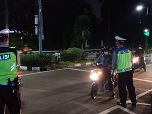 Hari Kedua Pembatasan Jalan Asia Afrika Jaksel, Masih Ada Pemotor Bingung