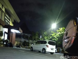 Pemilik Sekolah di Batu yang Diduga Lakukan Kekerasan Seksual Diperiksa 12 Jam Pemilik Sekolah di Batu yang Diduga Lakukan Kekerasan Seksual Diperiksa 12 Jam