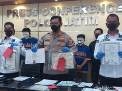 Komplotan Pemalsu Ijazah hingga KTP di Surabaya Diringkus