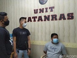 Pria Garut Bacok Teman Gegara Ibu Diacungi Golok