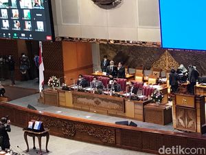 DPR Gelar Rapat Paripurna Hari Ini, Azis Syamsuddin Hadir DPR Gelar Rapat Paripurna Hari Ini, Azis Syamsuddin Hadir