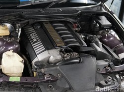 Tips Membersihkan Ruang Mesin Mobil, Jangan Pakai Air Tekanan Tinggi!