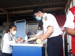 Cerita Penumpang KRL Sengaja Ikut Tes Antigen Acak karena Gratis