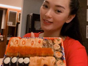 Urus Anak Sambil Asyik Makan Enak, Zaskia Gotik Siap Kembali Manggung Urus Anak Sambil Asyik Makan Enak, Zaskia Gotik Siap Kembali Manggung