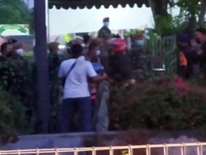 Satgas Sebut Pelempar Petasan di Suramadu Dibubarkan Pakai Gas Air Mata