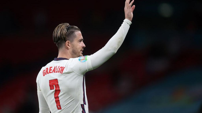 LONDON, ENGLAND - JUNE 22: Jack Grealish of England acknowledges the fans after the UEFA Euro 2020 Championship Group D match between Czech Republic and England at Wembley Stadium on June 22, 2021 in London, England. (Photo by Carl Recine - Pool/Getty Images)