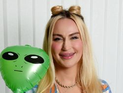 Putus Asa dengan Pria di Bumi, Wanita Ini Mengaku Berkencan dengan Alien