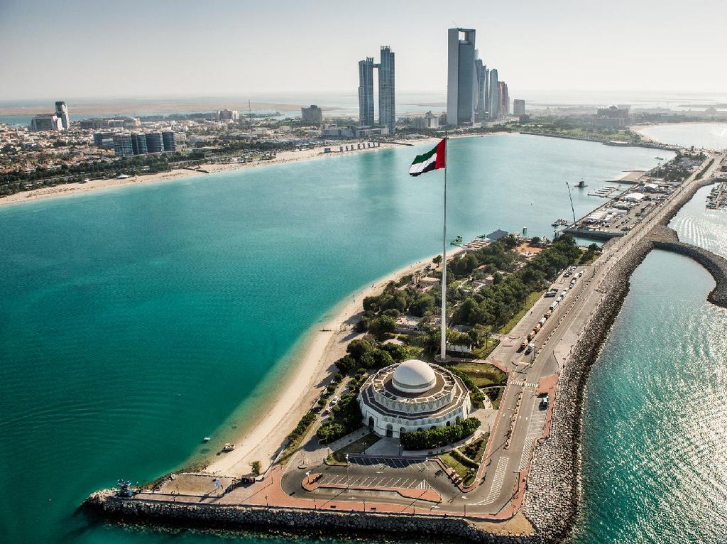 Abu Dhabi Tawarkan Vaksin Gratis Buat Turis Asing, Lho