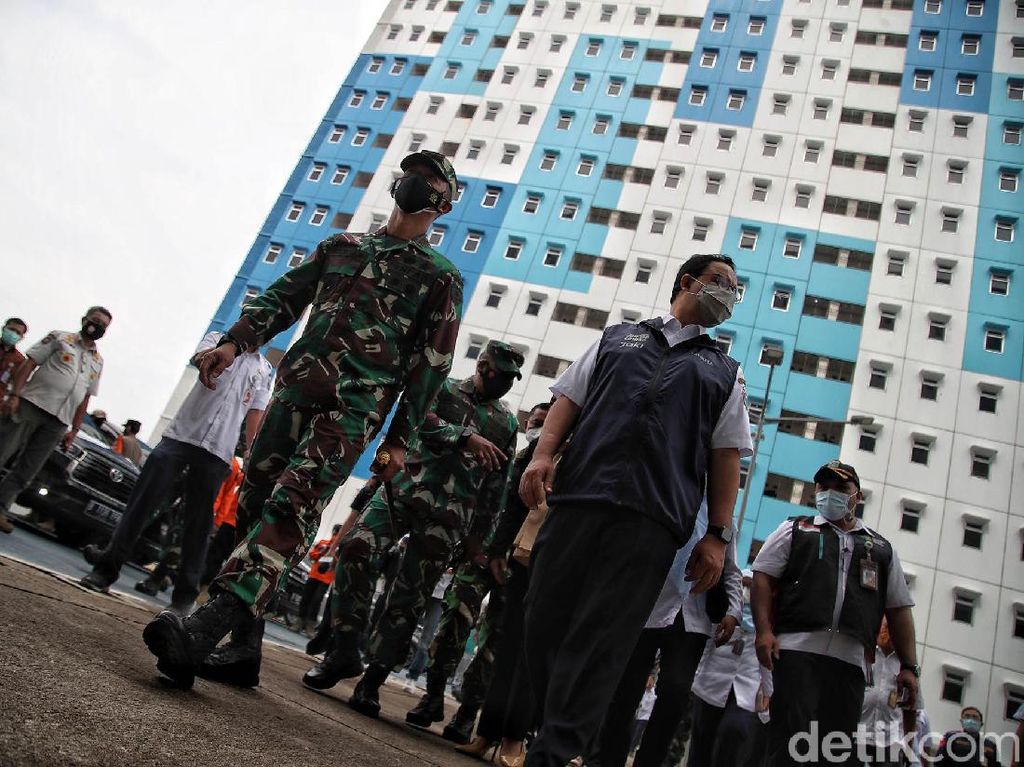 Anies Cek Tempat Isolasi COVID-19 di Rusun Nagrak Jakut Anies Cek Tempat Isolasi COVID-19 di Rusun Nagrak Jakut