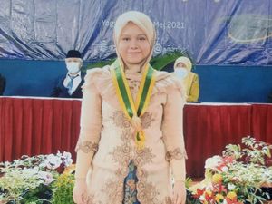 Dapat Nilai Sempurna UTBK SBMPTN, Anak Pedagang Lotek Lolos Kedokteran UGM Dapat Nilai Sempurna UTBK SBMPTN, Anak Pedagang Lotek Lolos Kedokteran UGM