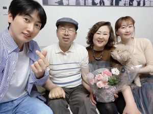 Kabar Duka, Ayah Eunhyuk Super Junior Meninggal Dunia Kabar Duka, Ayah Eunhyuk Super Junior Meninggal Dunia