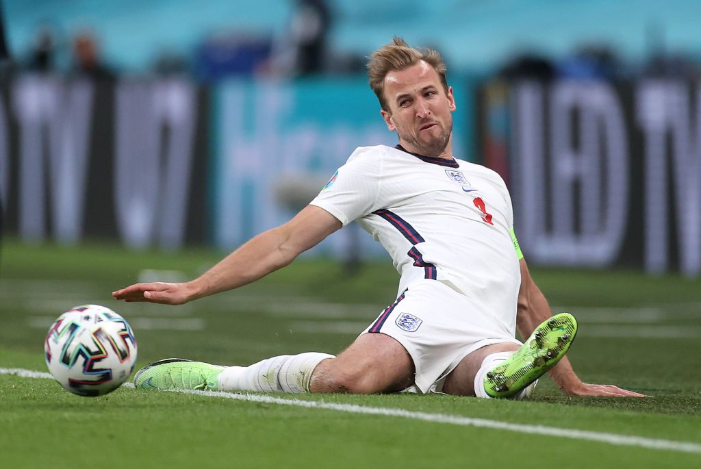 LONDON, ENGLAND - JUNE 22: Harry Kane of England looks dejected after the UEFA Euro 2020 Championship Group D match between Czech Republic and England at Wembley Stadium on June 22, 2021 in London, England. (Photo by Neil Hall - Pool/Getty Images)