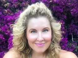 Penulis Dawsons Creek Bunuh Diri karena Sakit Corona Tak Kunjung Sembuh