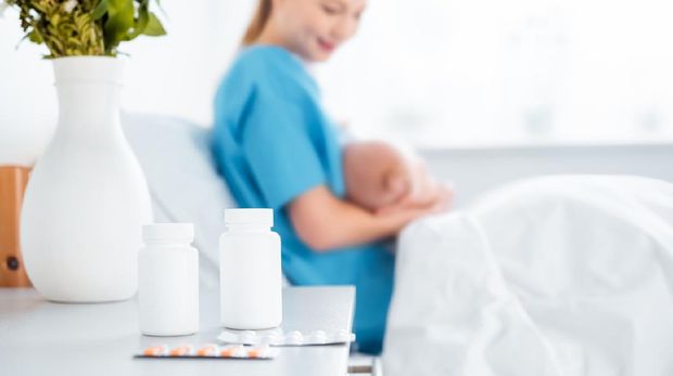 Ibu menyusui minum obat