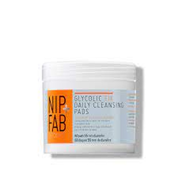 Nip+Fab Glycolic Fix Daily Cleansing Pads (sumber : nipandfab.com)