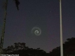 Heboh Penampakan Obyek Spiral Misterius di Langit