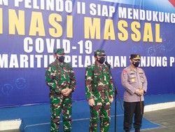 Panglima-Kapolri Cek Vaksinasi di Priok, Targetkan Herd Immunity Tercapai