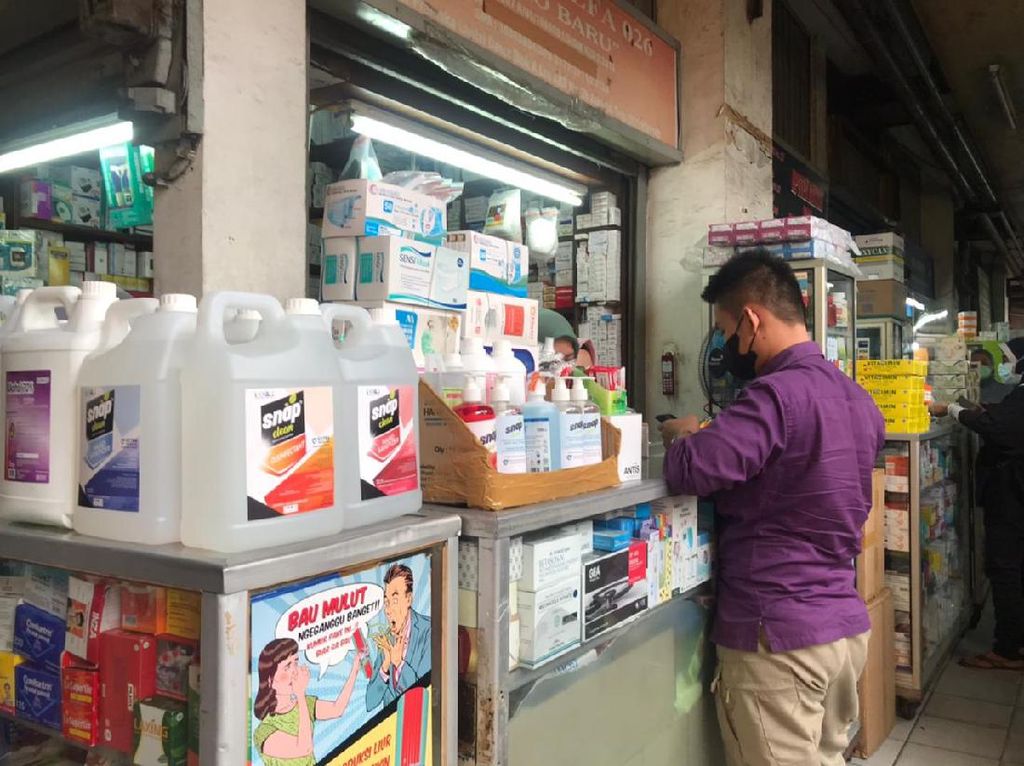Lonjakan Kasus COVID di Jakarta, Penjualan Vitamin Meroket 40%