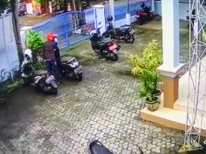 Aksi Pencurian Motor di Dinas Kominfo Bondowoso Terekam CCTV