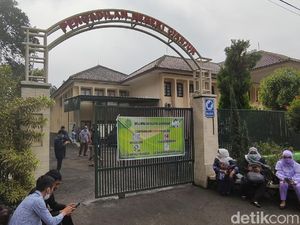 10 Pegawai PN Cianjur Positif Corona, Agenda Sidang Ditunda Pekan Depan 10 Pegawai PN Cianjur Positif Corona, Agenda Sidang Ditunda Pekan Depan