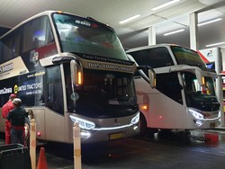 Kenapa Ada Pengemudi Bus Tidak Mematikan Mesin saat Mengisi Solar?