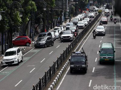 Rapid Antigen Drive Thru di Bandung Bikin Macet
