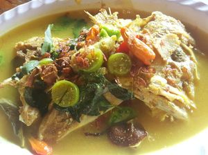 Resep Kepala Ikan Kakap Betawi Kuah Kuning yang Asam Segar Resep Kepala Ikan Kakap Betawi Kuah Kuning yang Asam Segar