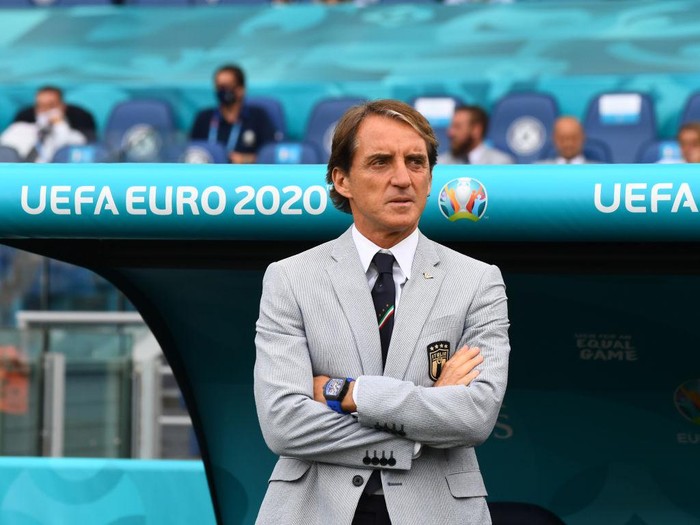 ROME, ITALY - JUNE 20: Head coach Italy Roberto Mancini looks on during the UEFA Euro 2020 Championship Group A match between Italy and Wales at Olimpico Stadium on June 20, 2021 in Rome, Italy. (Photo by Claudio Villa/Getty Images)