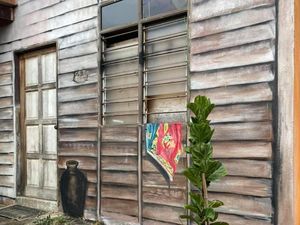 Rumah Kayu Ini Viral, Ilusinya Menipu Mata Netizen karena Ternyata...