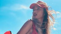 Shanty Paredes Seksi Jadi Lifeguard ala Baywatch