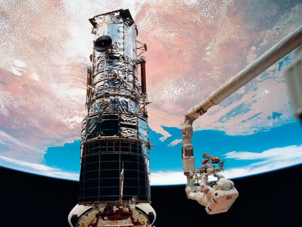 Ini Teleskop Antariksa Hubble yang Rusak dan Bikin Panik NASA