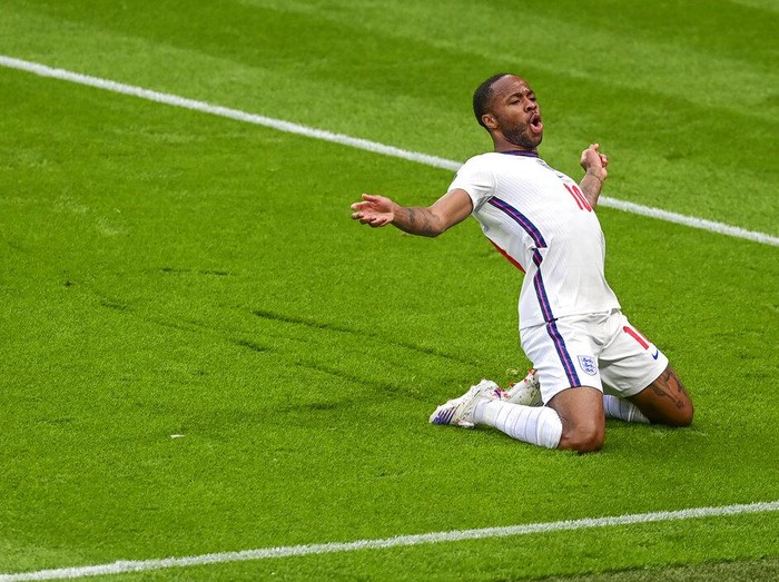 Timnas Inggris meraih kemenangan 1-0 di partai penutup fase grup Euro 2020 kontra Republik Ceko. Hasil yang mengantarkan The Three Lions jadi juara Grup D.
