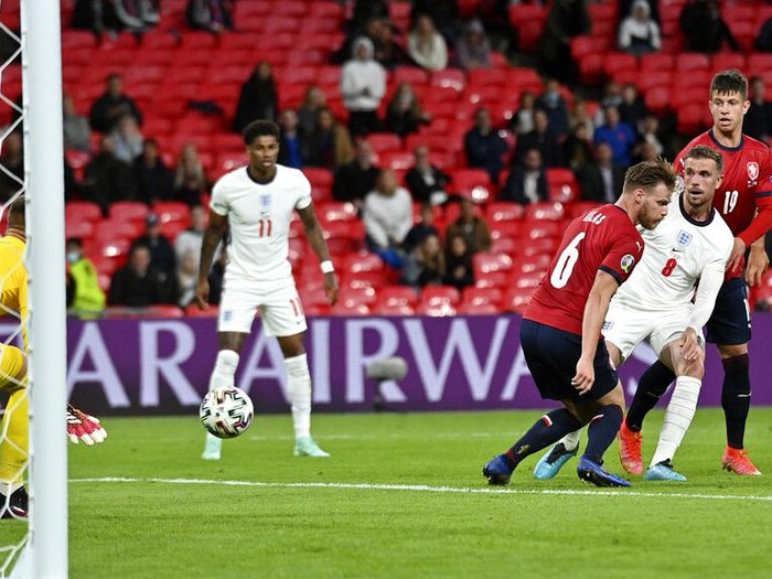 Timnas Inggris meraih kemenangan 1-0 di partai penutup fase grup Euro 2020 kontra Republik Ceko. Hasil yang mengantarkan The Three Lions jadi juara Grup D.