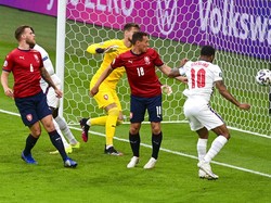 Inggris dengan tambahan tiga poin berhak memuncaki grup dengan tujuh poin, unggul tiga angka dari Kroasia yang finis runner-up. AP Photo/Frank Augstein, Pool.
