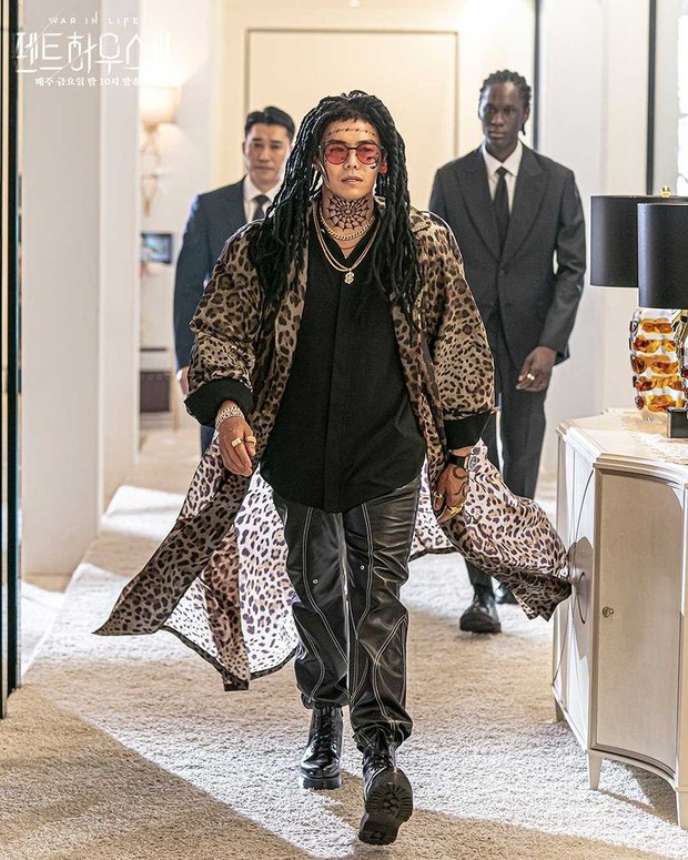 Tokoh Alex dalam drama Penthouse 3.