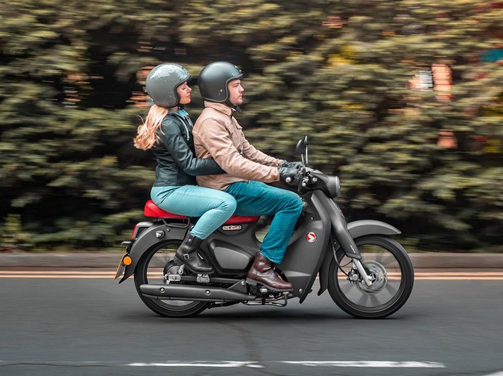 Honda Super Cub C125 Motor Bebek Termahal di Indonesia, Segini Cicilannya! Honda Super Cub C125 Motor Bebek Termahal di Indonesia, Segini Cicilannya!