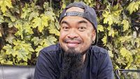 Jadi Presenter Acara Kuliner, Peppy Cicip Burger hingga Roti Cane Manis