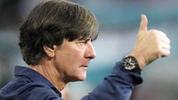 Joachim Löw. Sejak Juli 2021, Löw belum kembali melatih usai mundur dari timas Jerman.  Foto: AP/Matthias Schrader