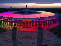 Kala Stadion Terbesar di Berlin Dihiasi Lampu Warna-warni