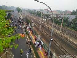 Ricuh! Massa Lempar Batu ke Polisi Dekat Lokasi Sidang Habib Rizieq