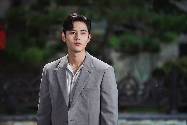 Kim Dong Jun akan menjalani wajib militer (foto: instagram.com/super_d.j)