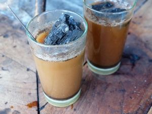4 Fakta Kopi Joss, Kopi Ikonik Jogja yang Ditambahkan Arang Panas 4 Fakta Kopi Joss, Kopi Ikonik Jogja yang Ditambahkan Arang Panas
