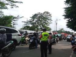 Sempat Ditutup Gegara Ada Aksi Pendukung HRS, Lalin ke PN Jaktim Dibuka Lagi