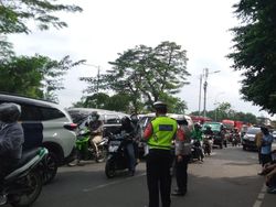Sempat Ditutup Gegara Ada Aksi Pendukung HRS, Lalin ke PN Jaktim Dibuka Lagi
