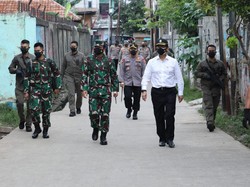 Cek 3 Titik PPKM Mikro di DKI, Panglima TNI: Pakai Masker Harga Mati