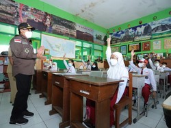253 Anak Positif COVID-19, Wali Kota Malang Tetap Gelar Belajar Tatap Muka?