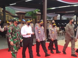 Polri-TNI Gelar Vaksinasi Massal di Jaksel, Persilakan Warga Datang