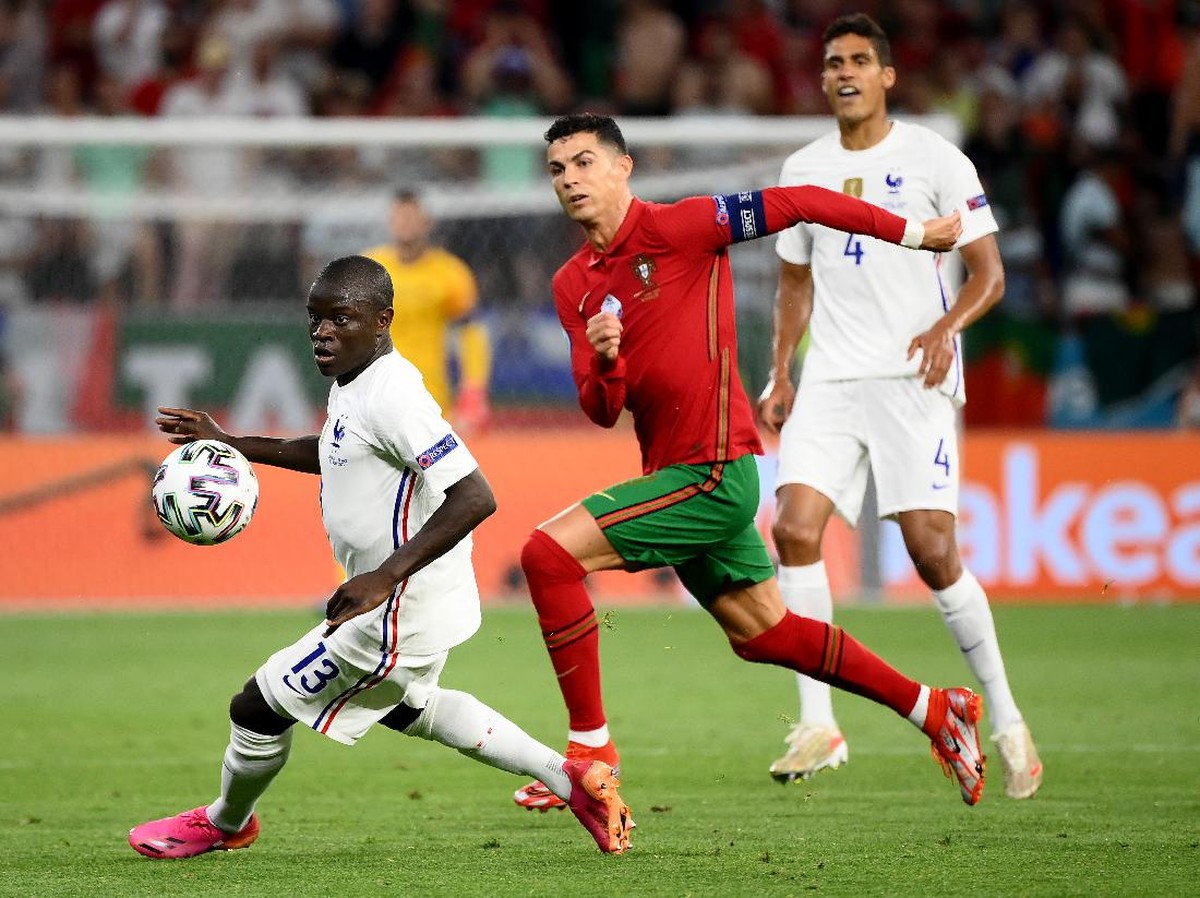 Portugal vs Prancis seimbang 1-1 di babak pertama. (Foto: Getty Images/Franck Fife - Pool)