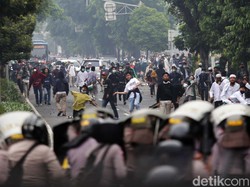 Kapolres Jaktim soal Ricuh Pendukung HRS: Motor Polisi Diceburin ke Sungai